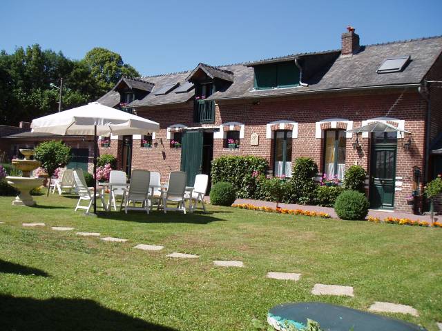 Photo Chambres d'htes Hattencourt La fontaine aux iris