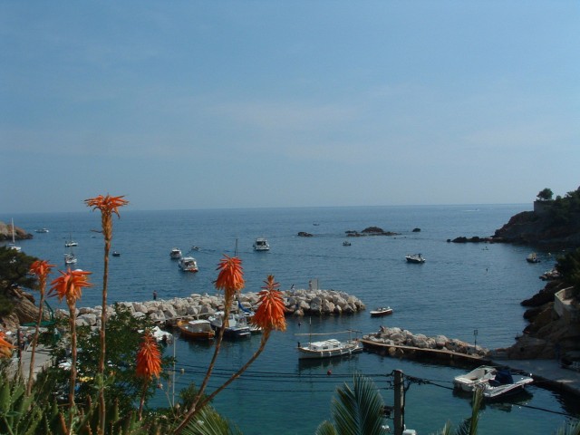 Photo Studio / Appartement Ensues la redonne Locations mer calanque de mejean