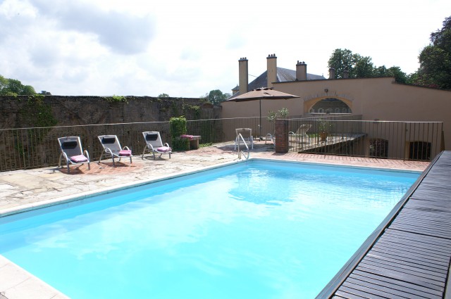 Piscine maison d'htes av