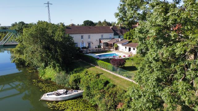 Chez martine  clment                                 